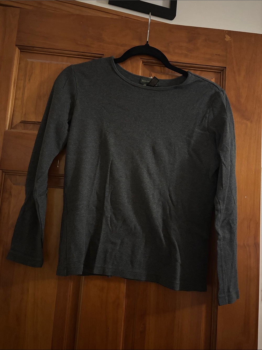 Banana Republic Charcoal Gray Long-Sleeve Crewneck Tee